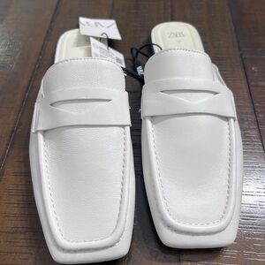 Zara women’s White Slip-On Loafers Size 37 NWT